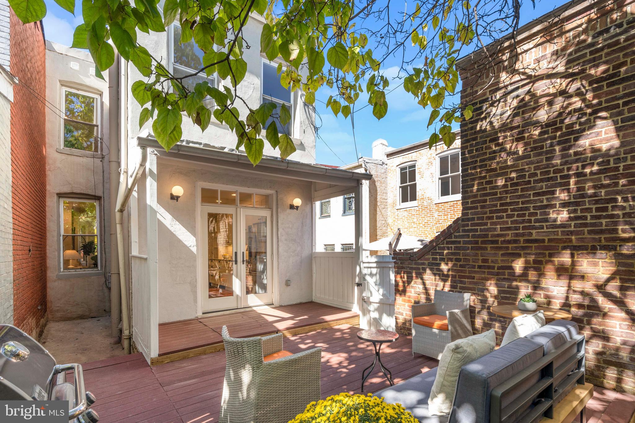 431 3rd STREET NE