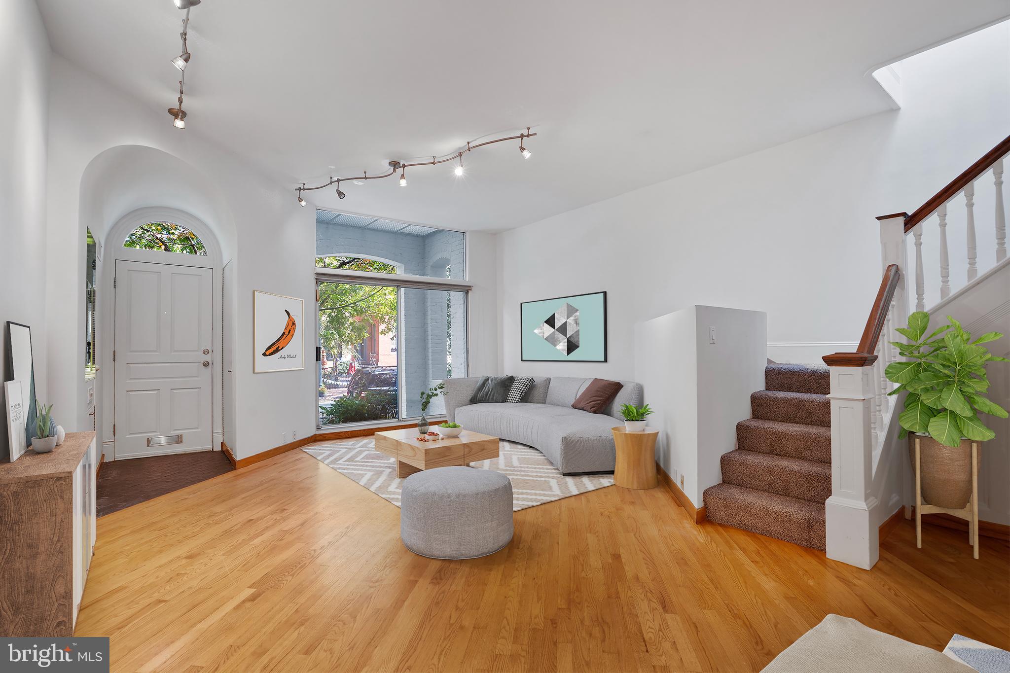 13 9th STREET SE