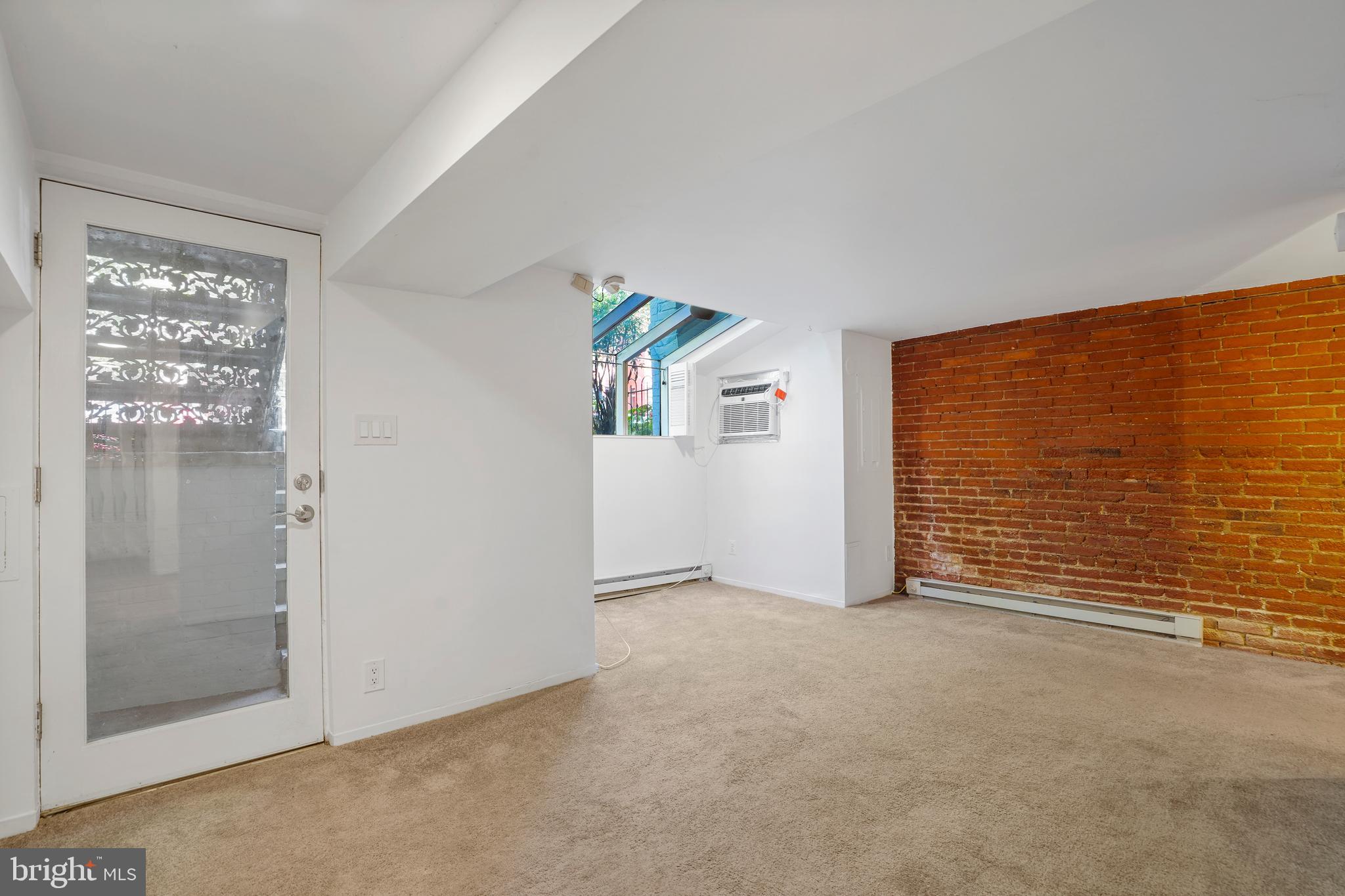 13 9th STREET SE