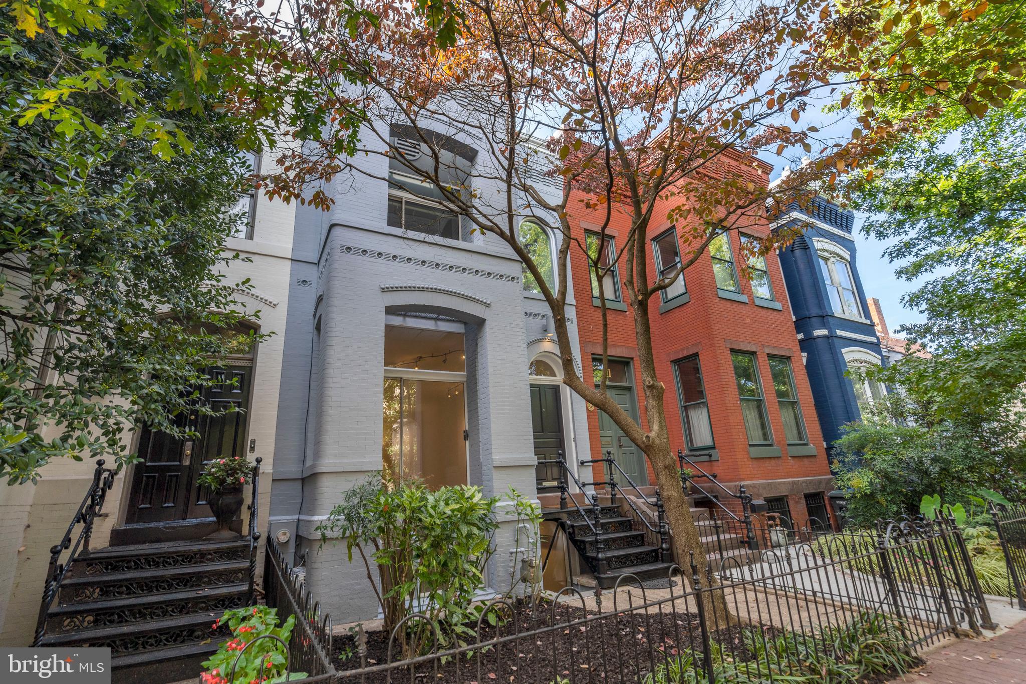 13 9th STREET SE