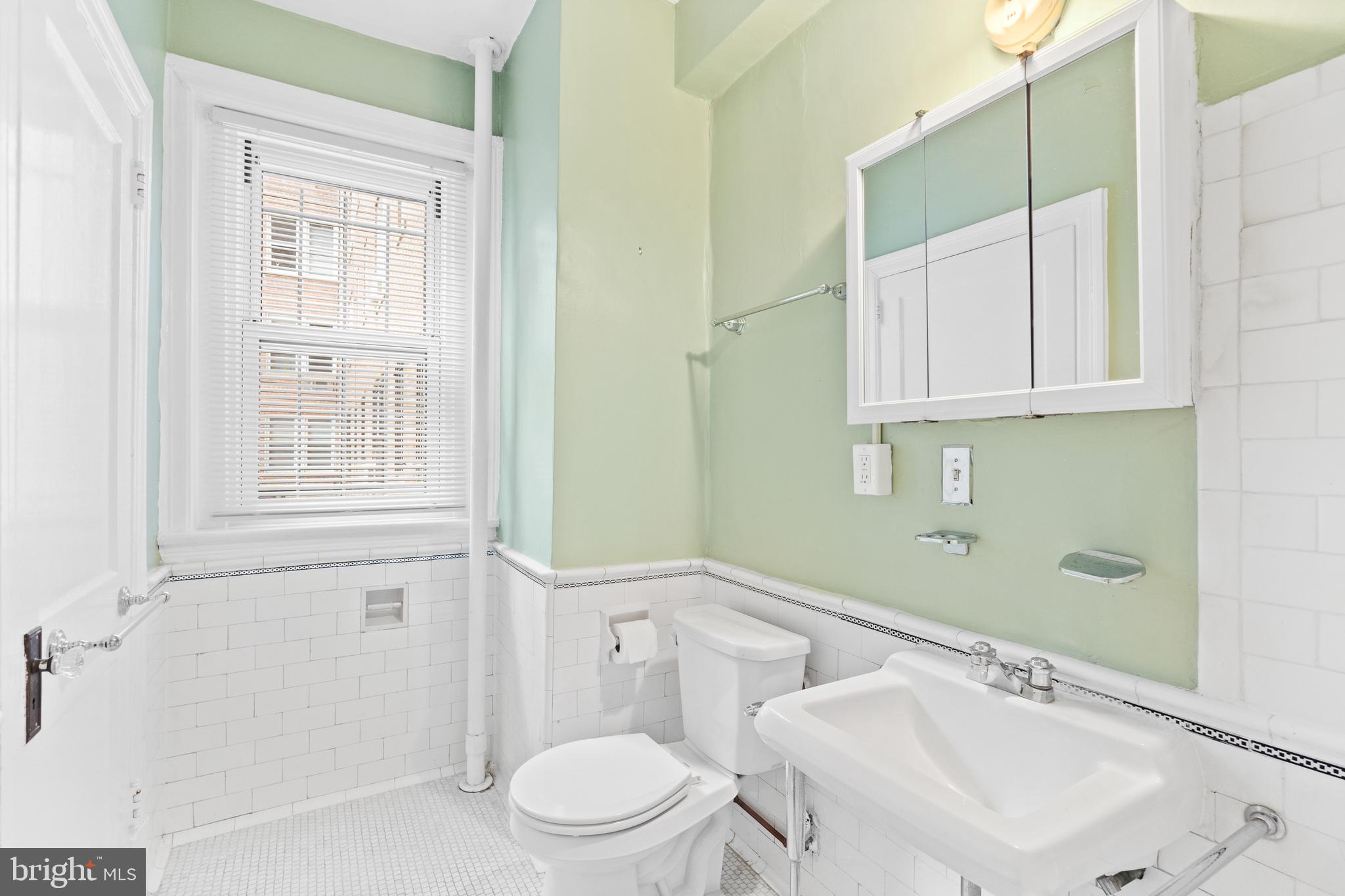1954 Columbia ROAD NW Unit: 112