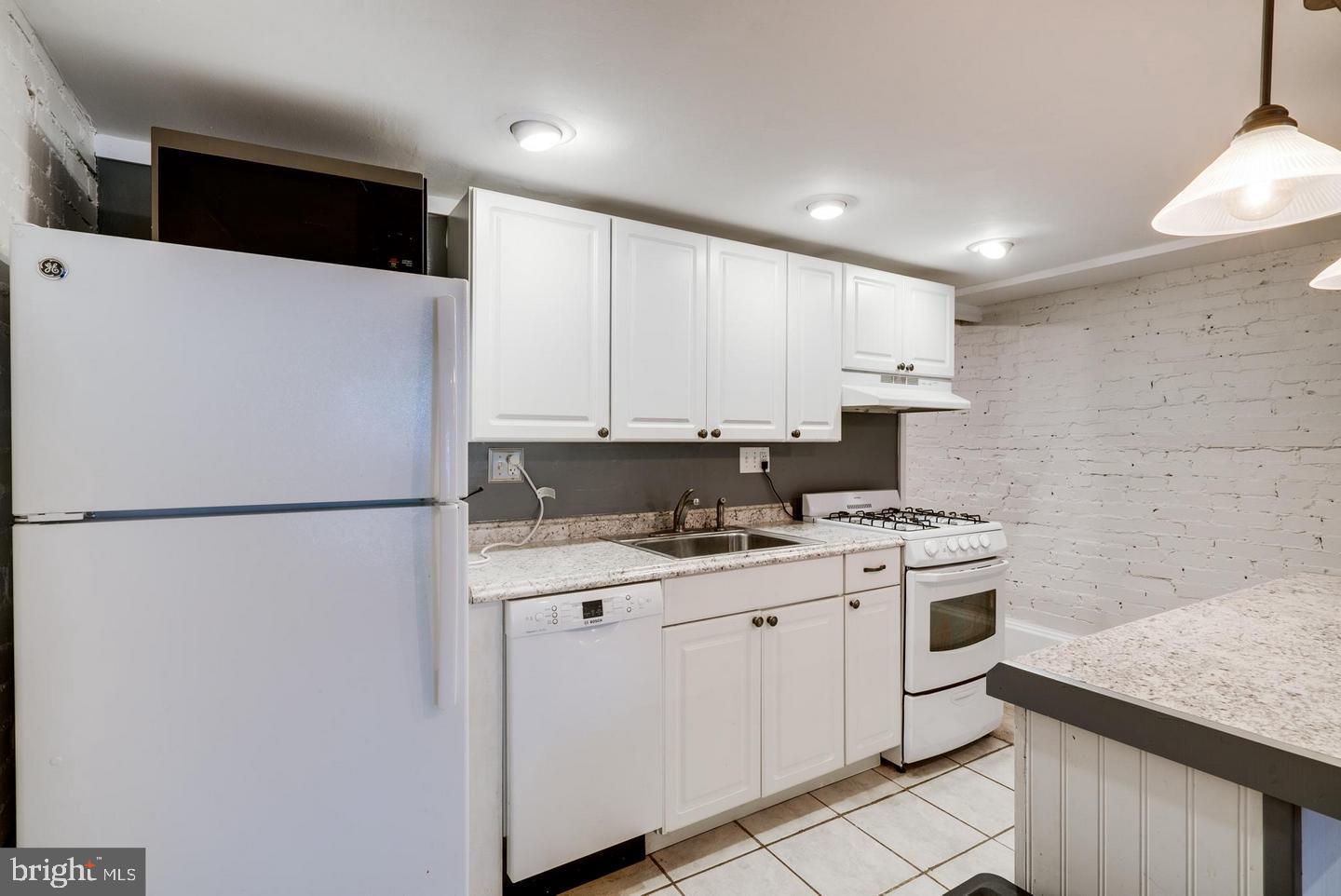 318 North Carolina AVENUE SE Unit: BSMT