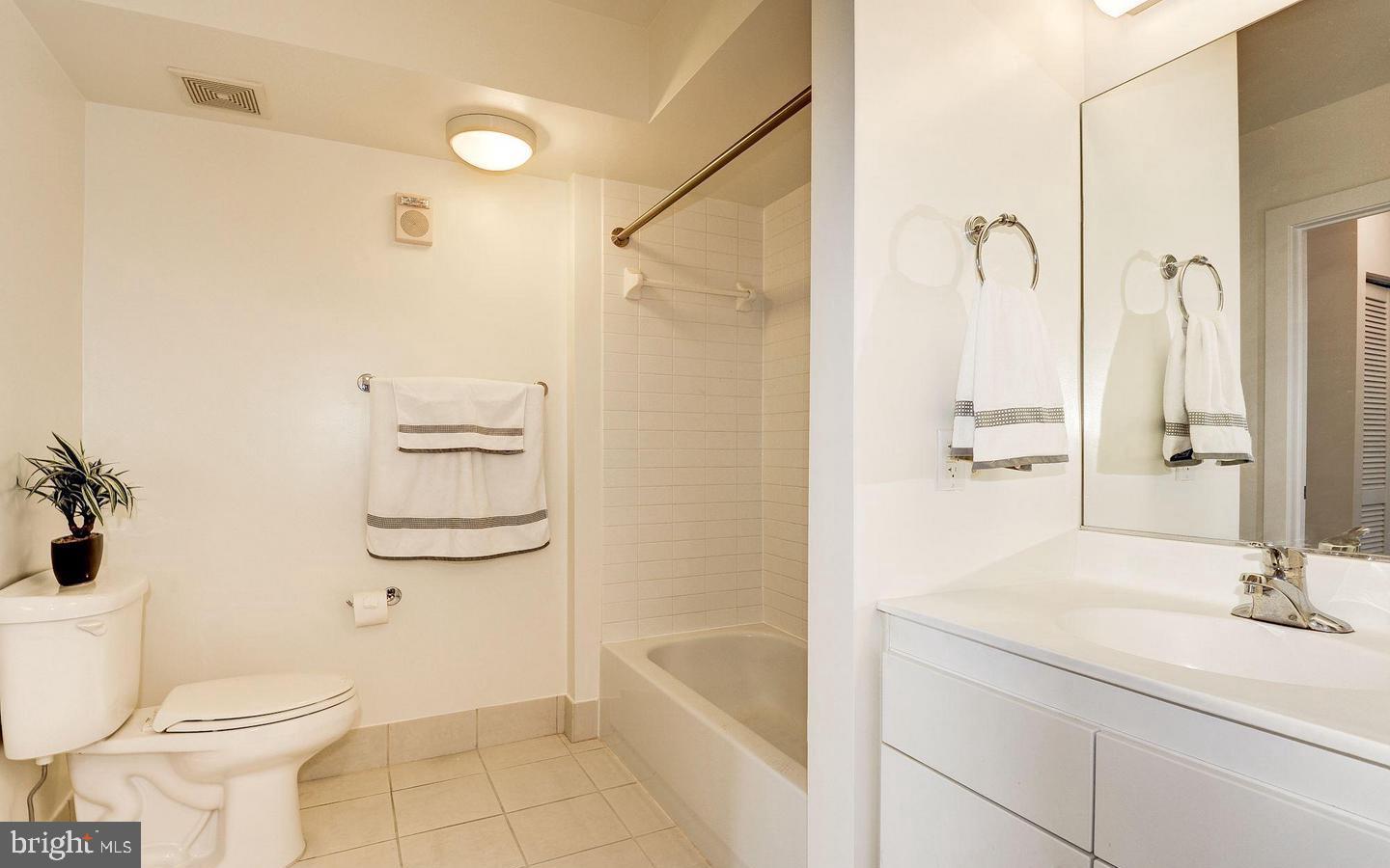 1000 New Jersey AVENUE SE Unit: 716