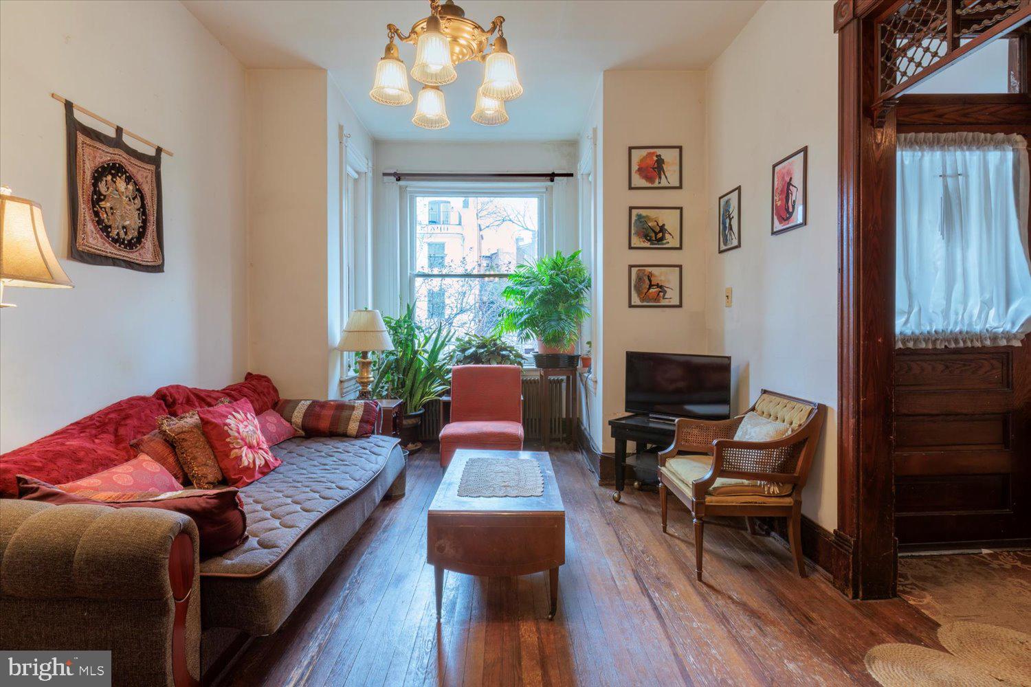 105 8th STREET SE