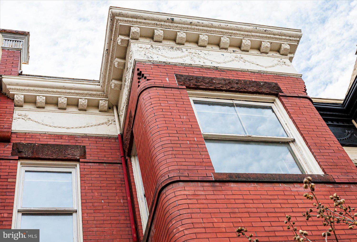 105 8th STREET SE
