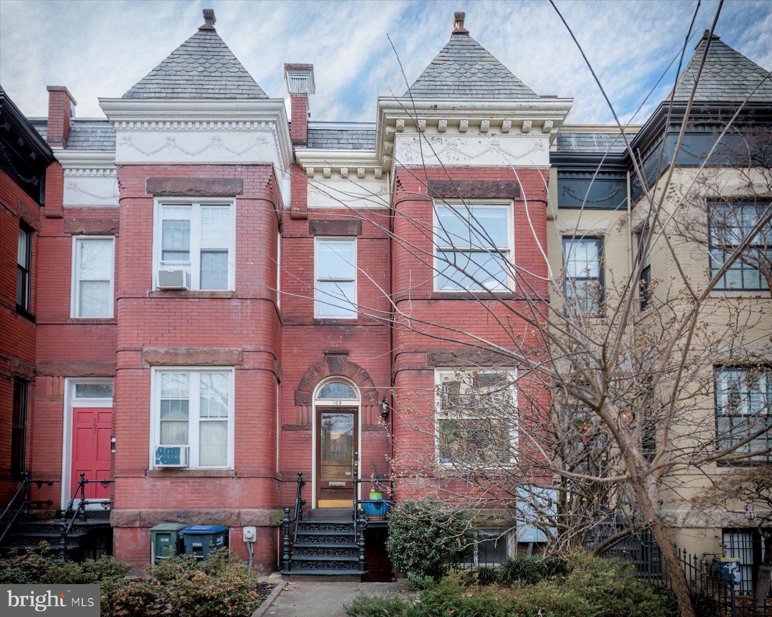 105 8th STREET SE