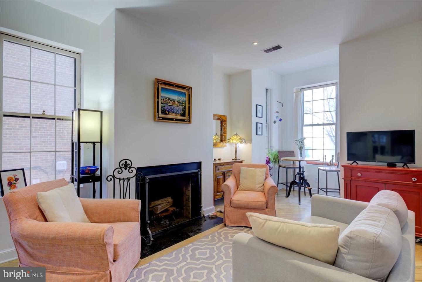 115 10th STREET NE