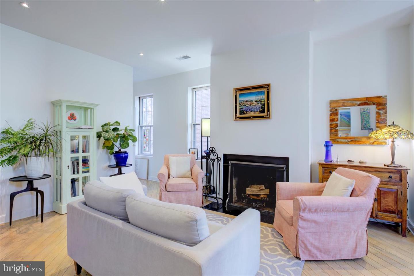 115 10th STREET NE