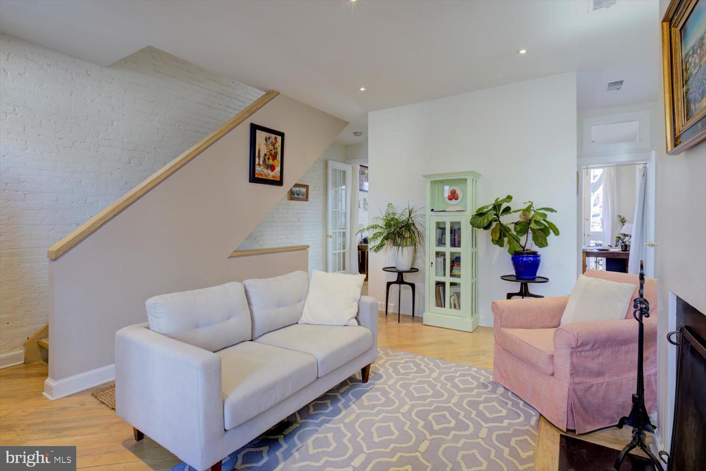 115 10th STREET NE