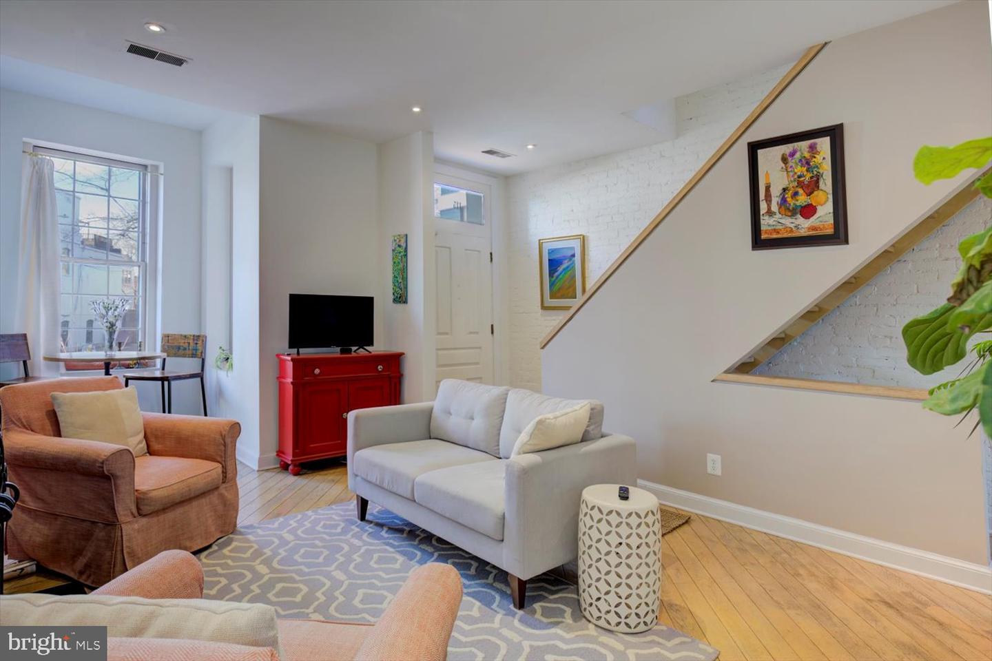 115 10th STREET NE