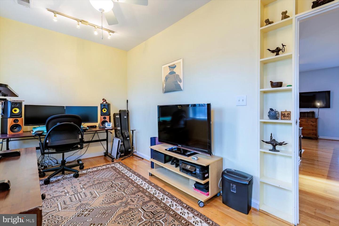 115 10th STREET NE