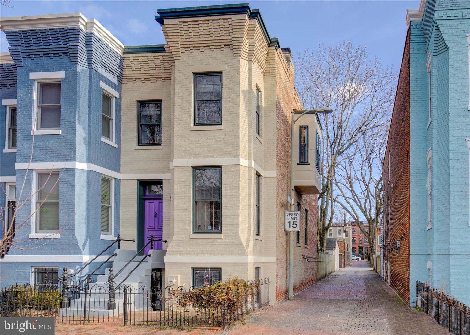 115 10th STREET NE