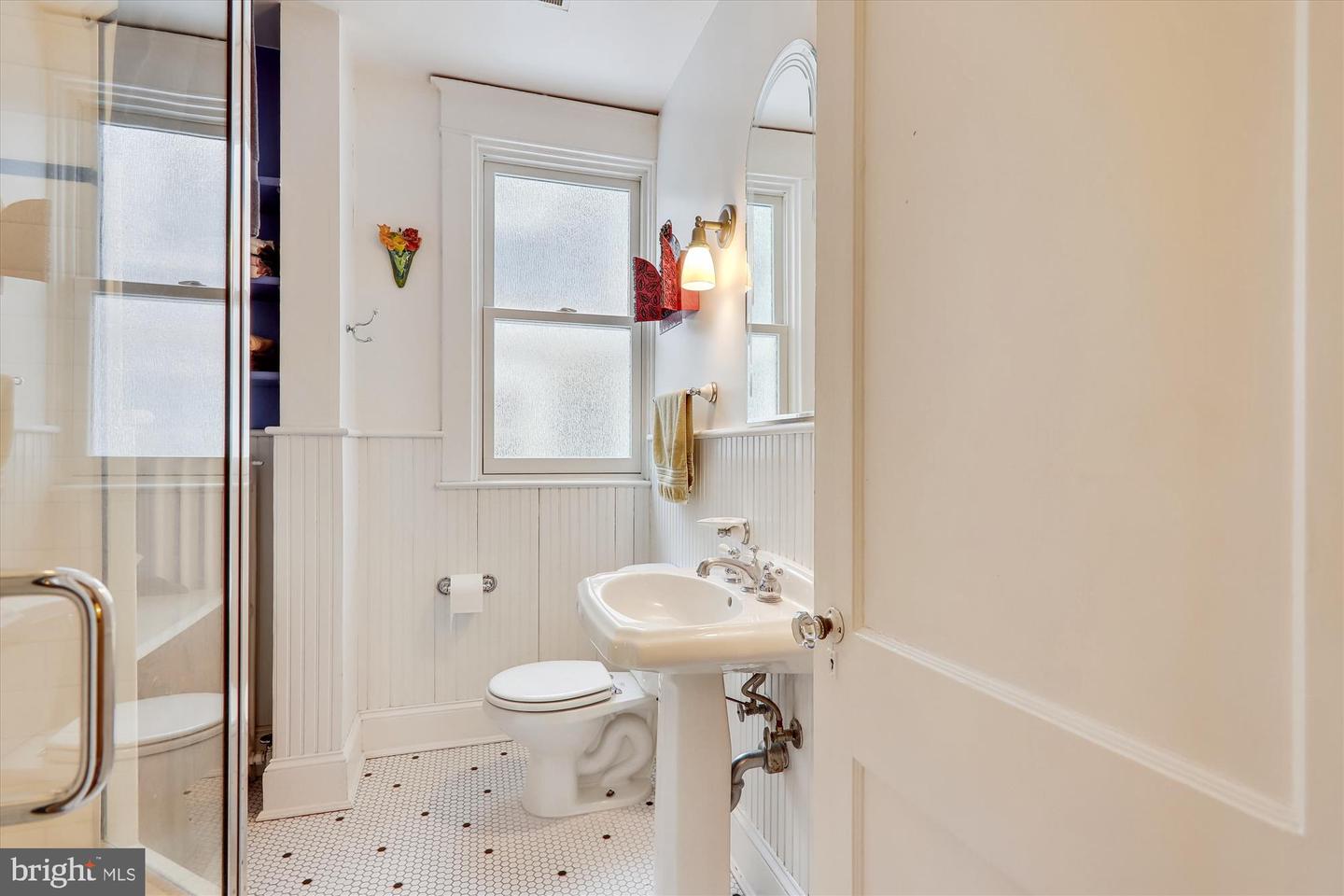 3821 Livingston STREET NW