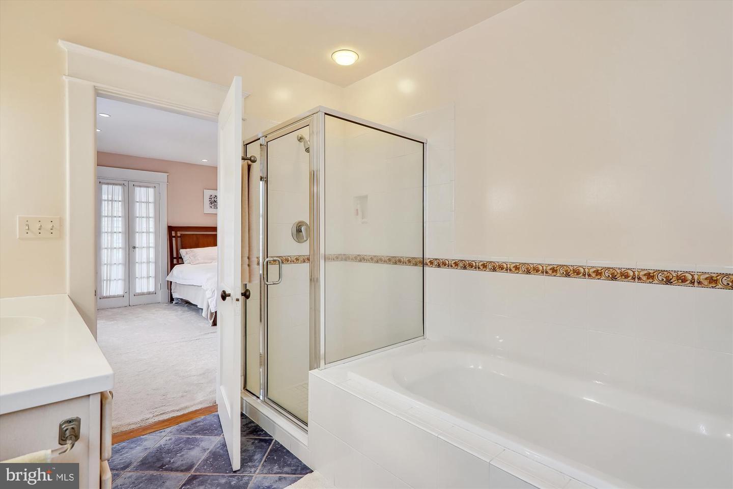 3821 Livingston STREET NW