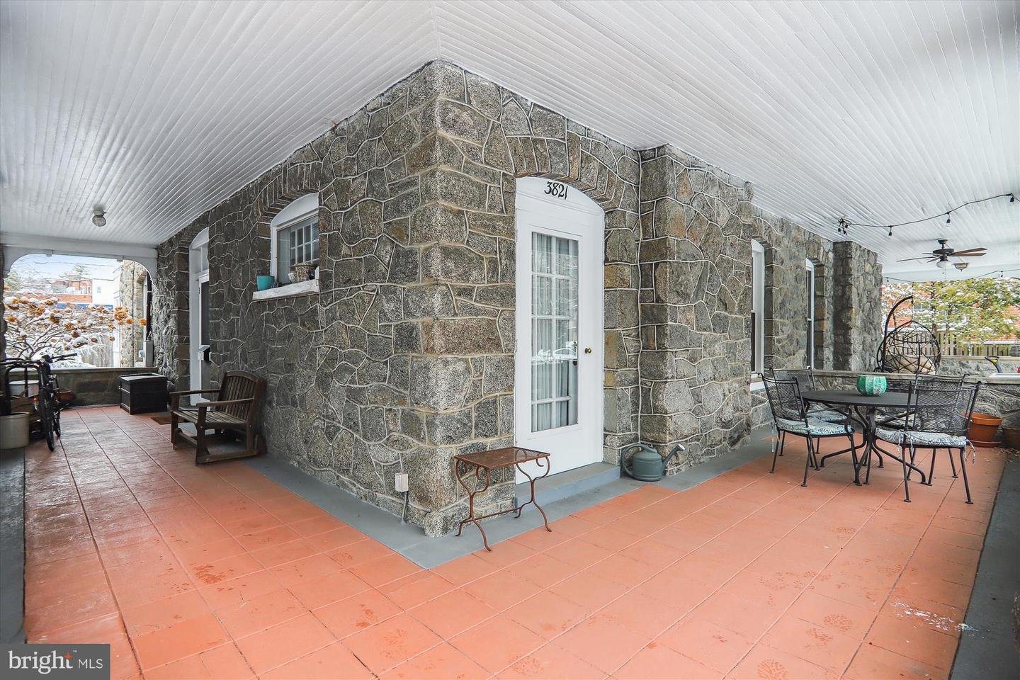 3821 Livingston STREET NW