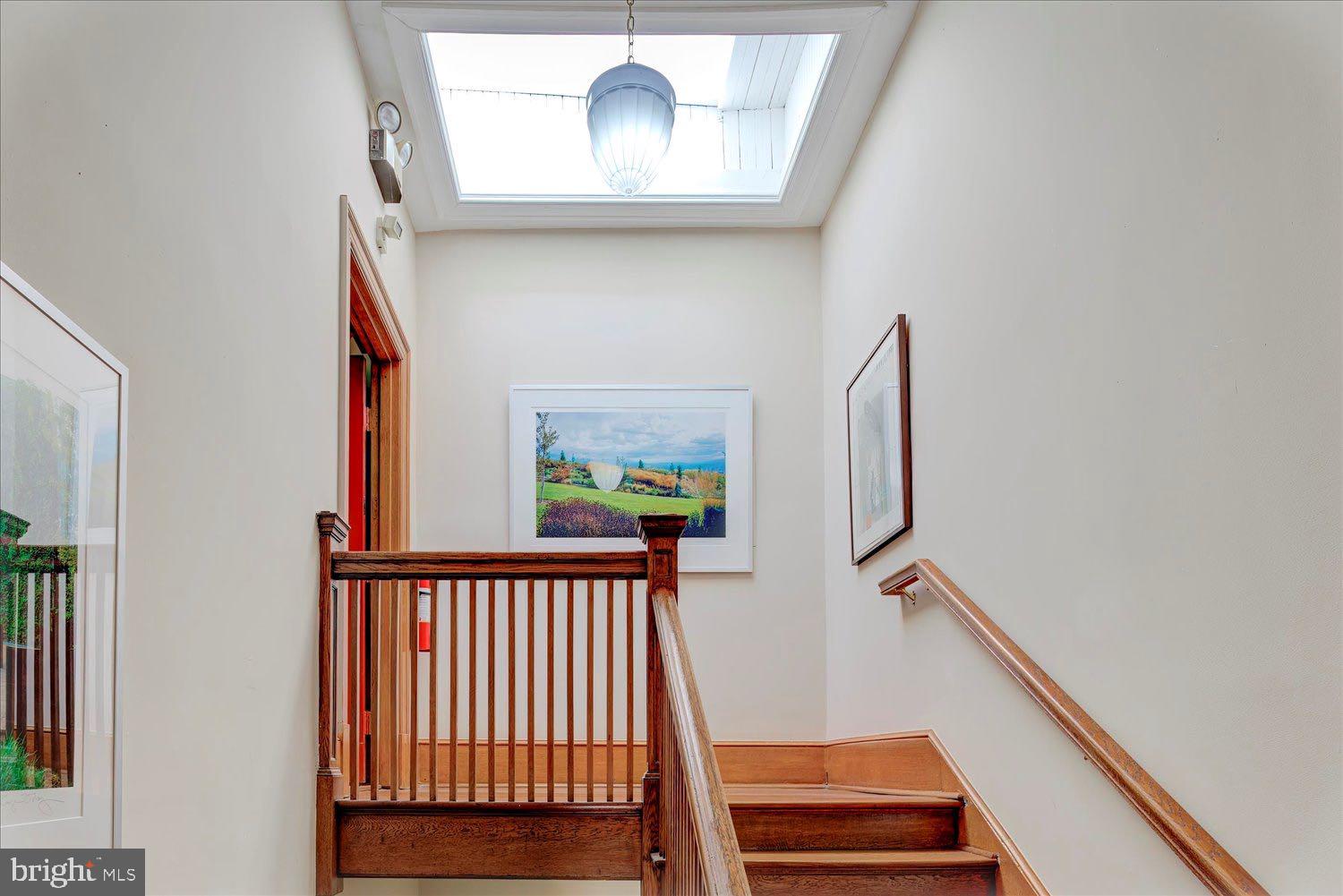 536 8th Street SE