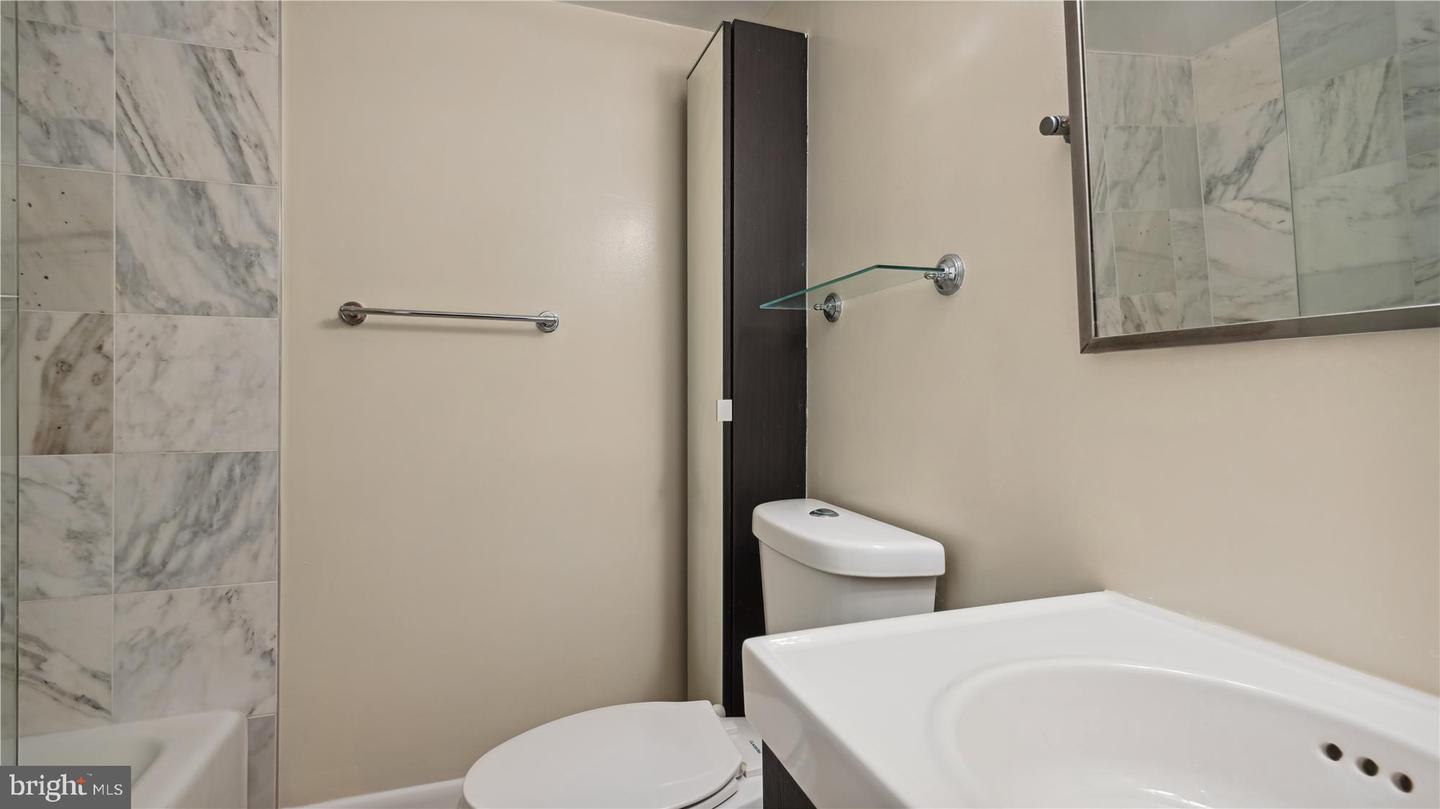 1718 P St NW #T19