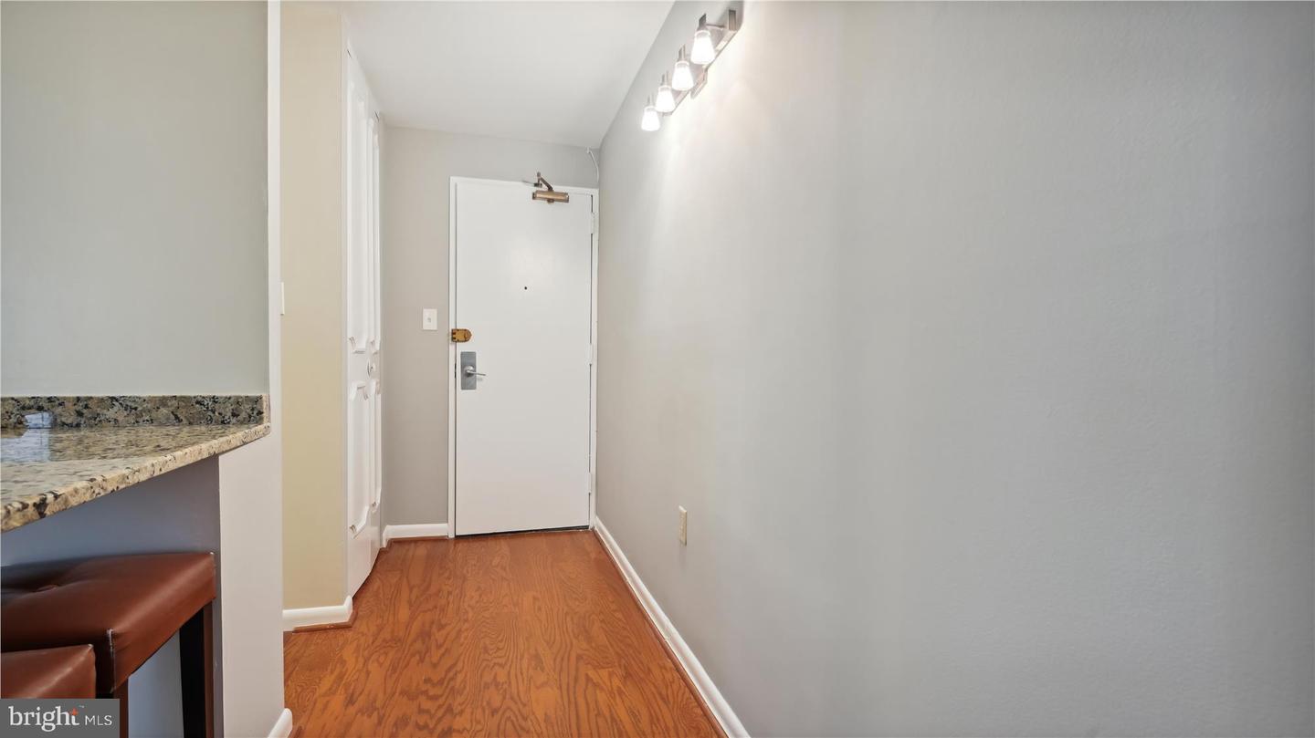 1718 P St NW #T19