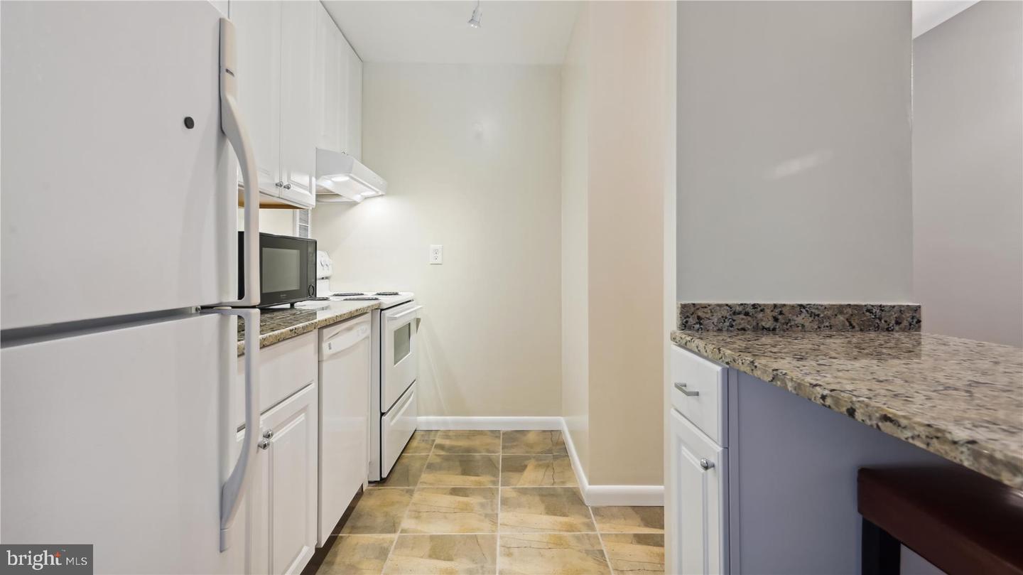 1718 P St NW #T19