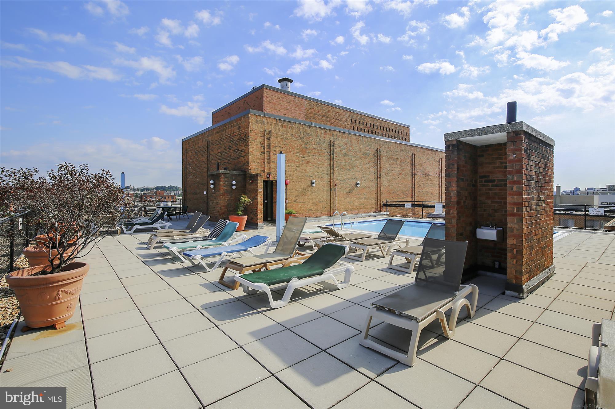 1718 P St NW #T19