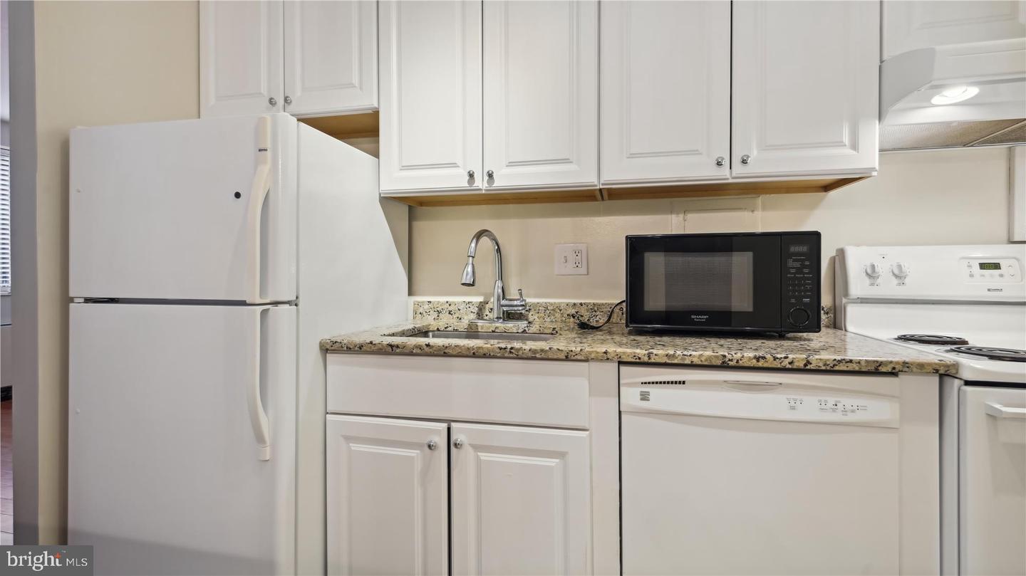 1718 P St NW #T19