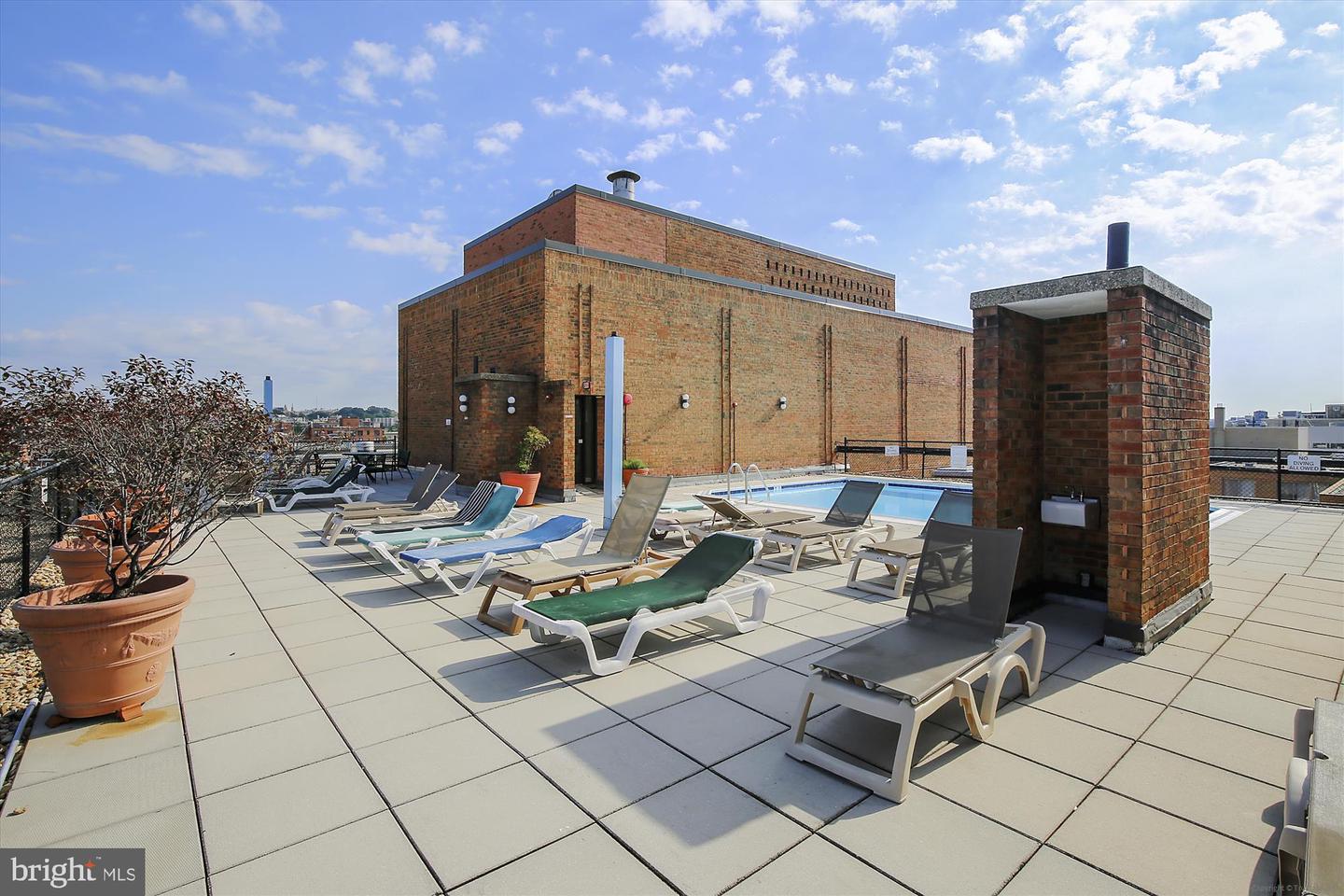 1718 P St NW #T19