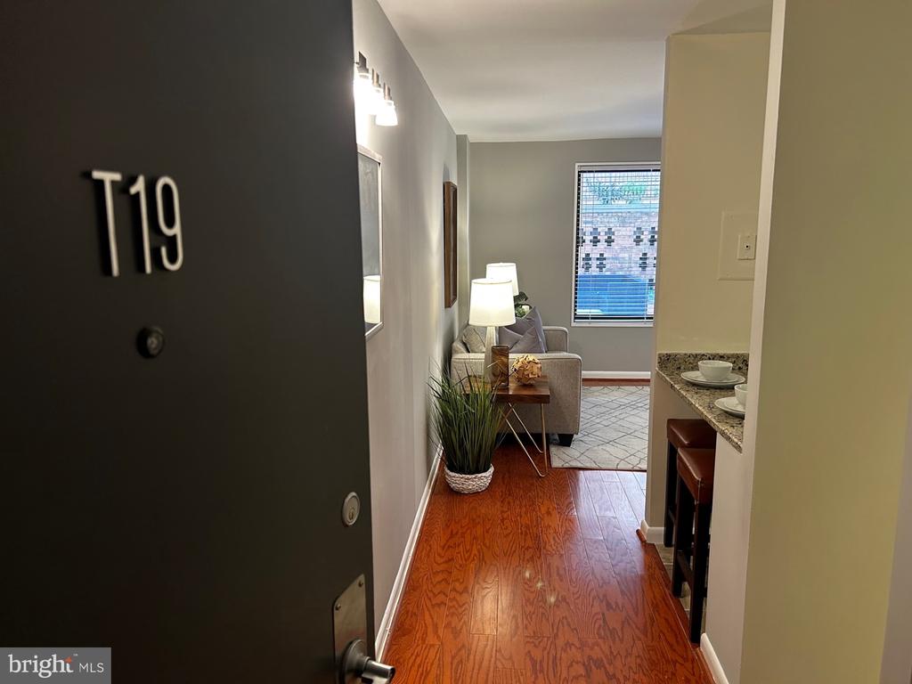 1718 P St NW #T19