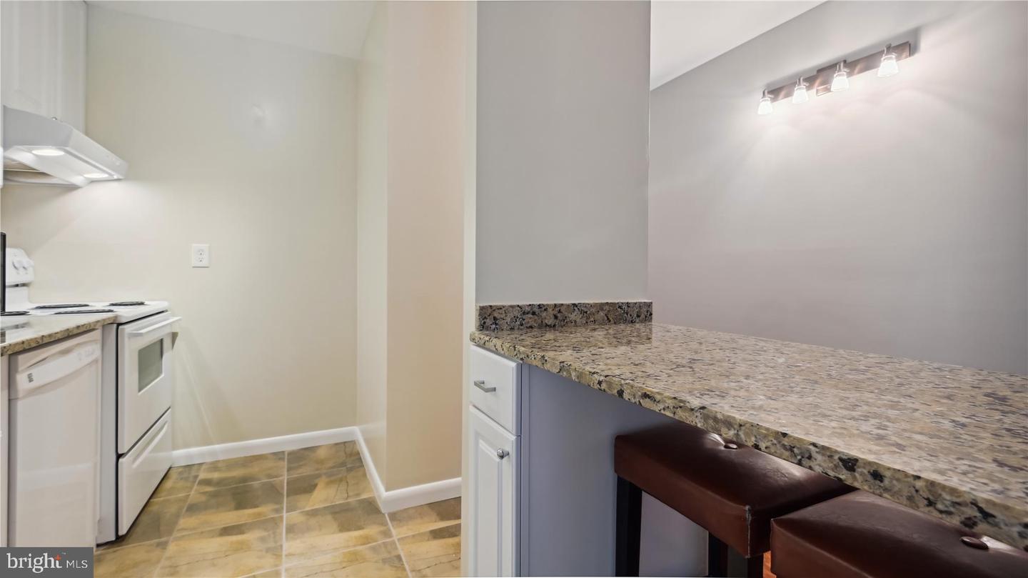 1718 P St NW #T19
