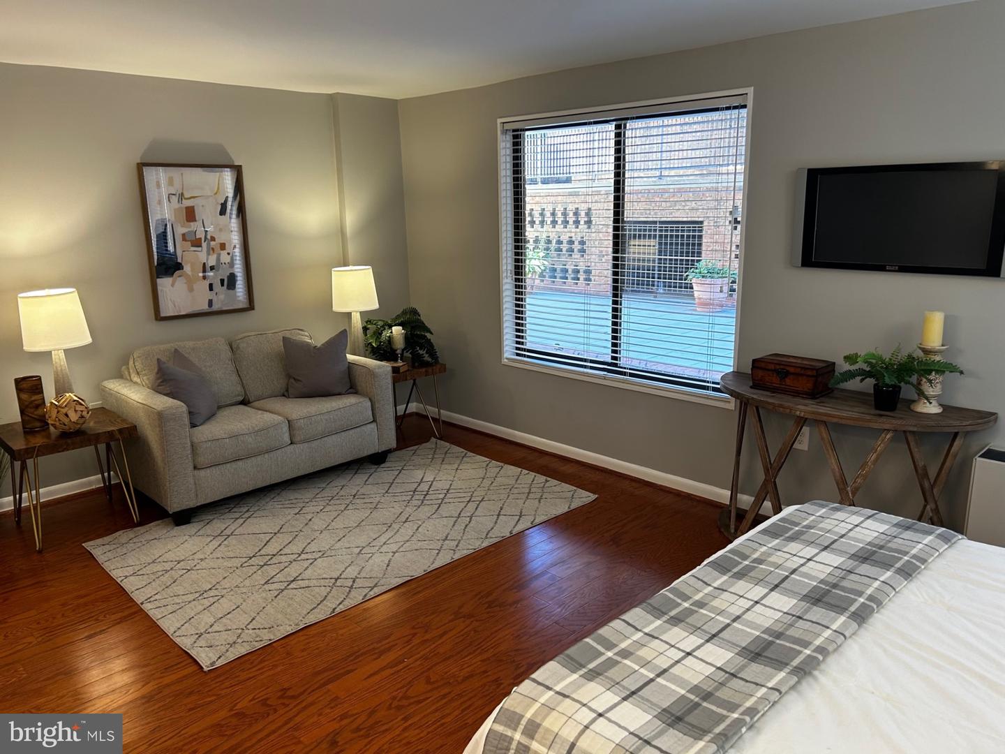 1718 P St NW #T19