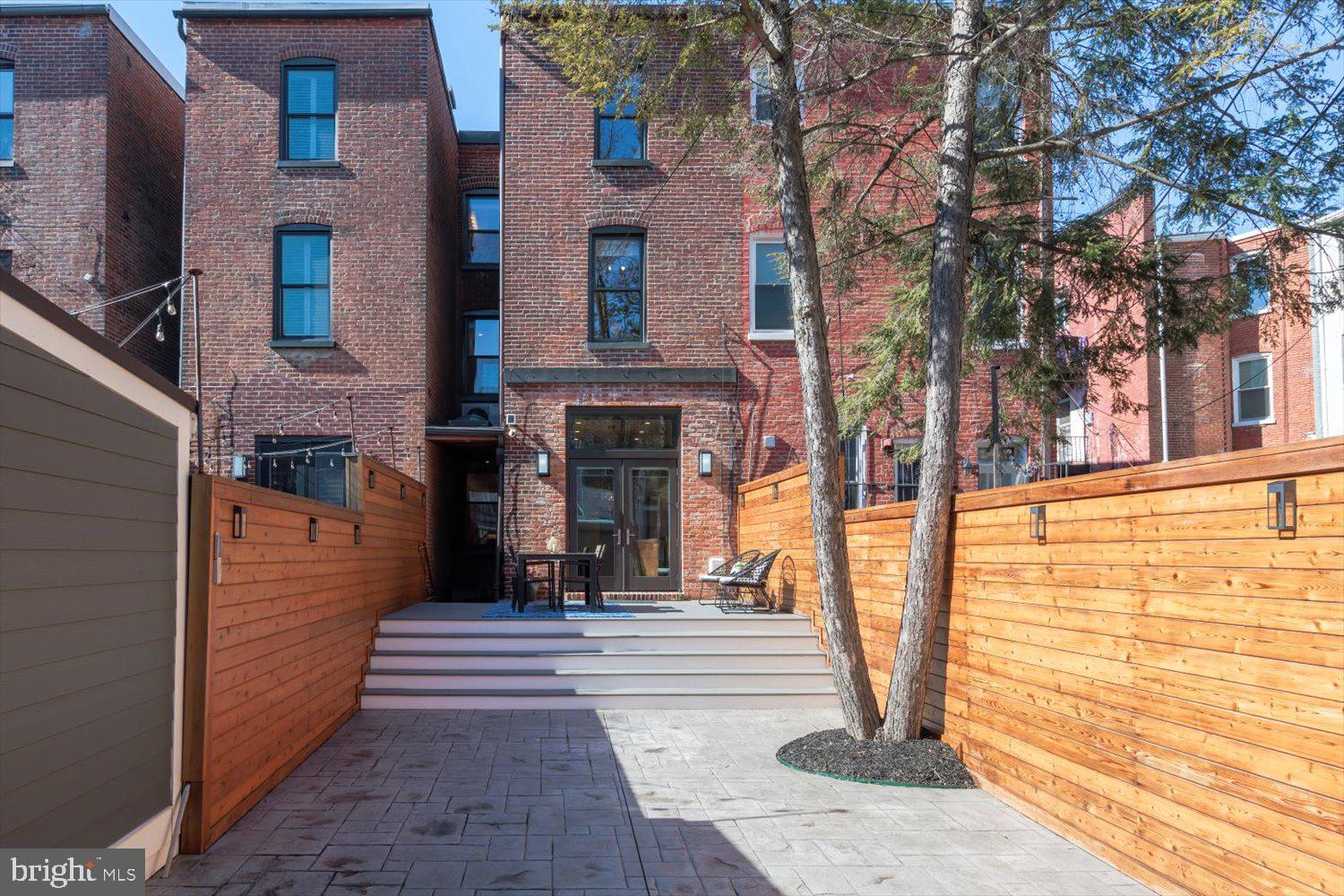 123 5th St NE