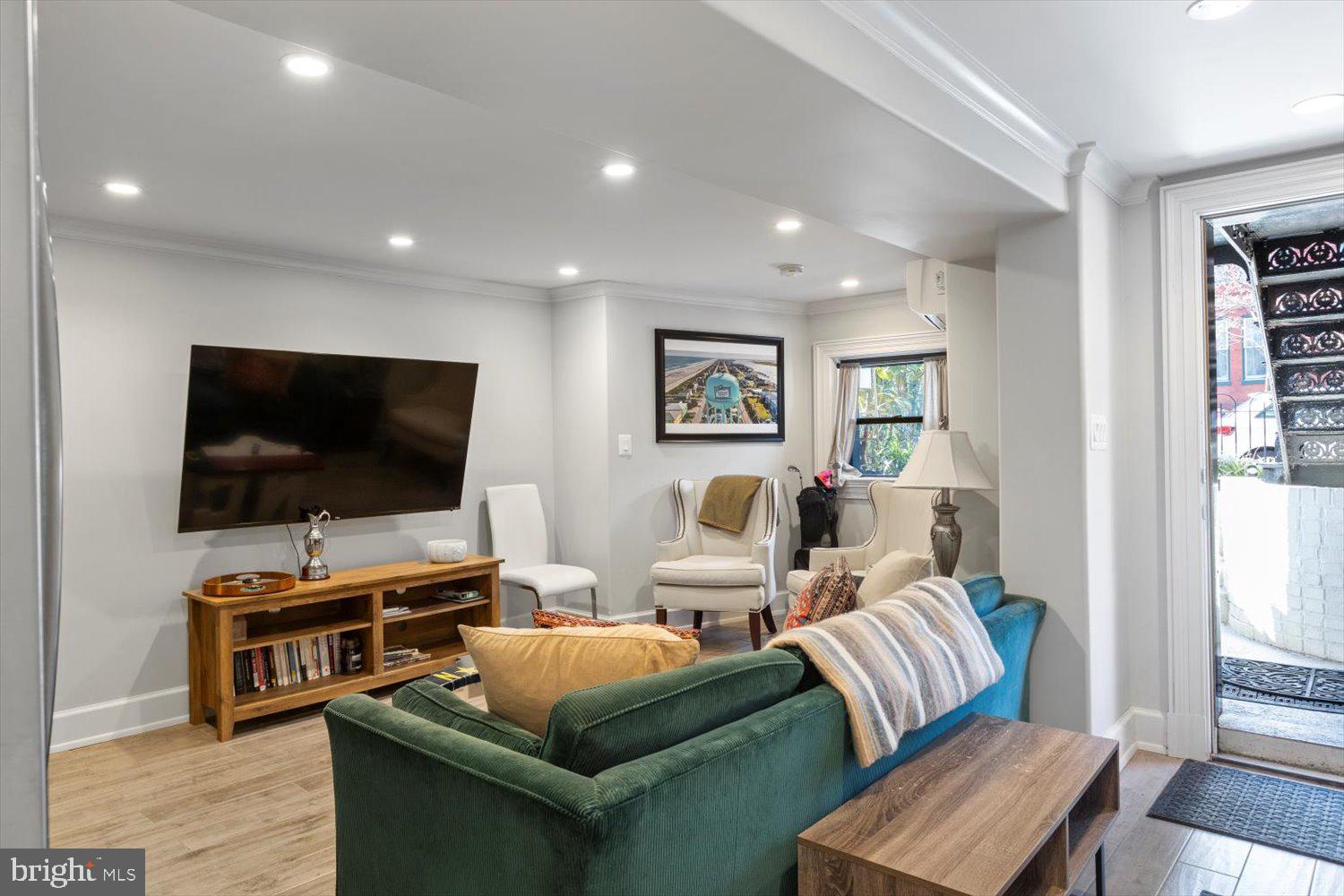 123 5th St NE