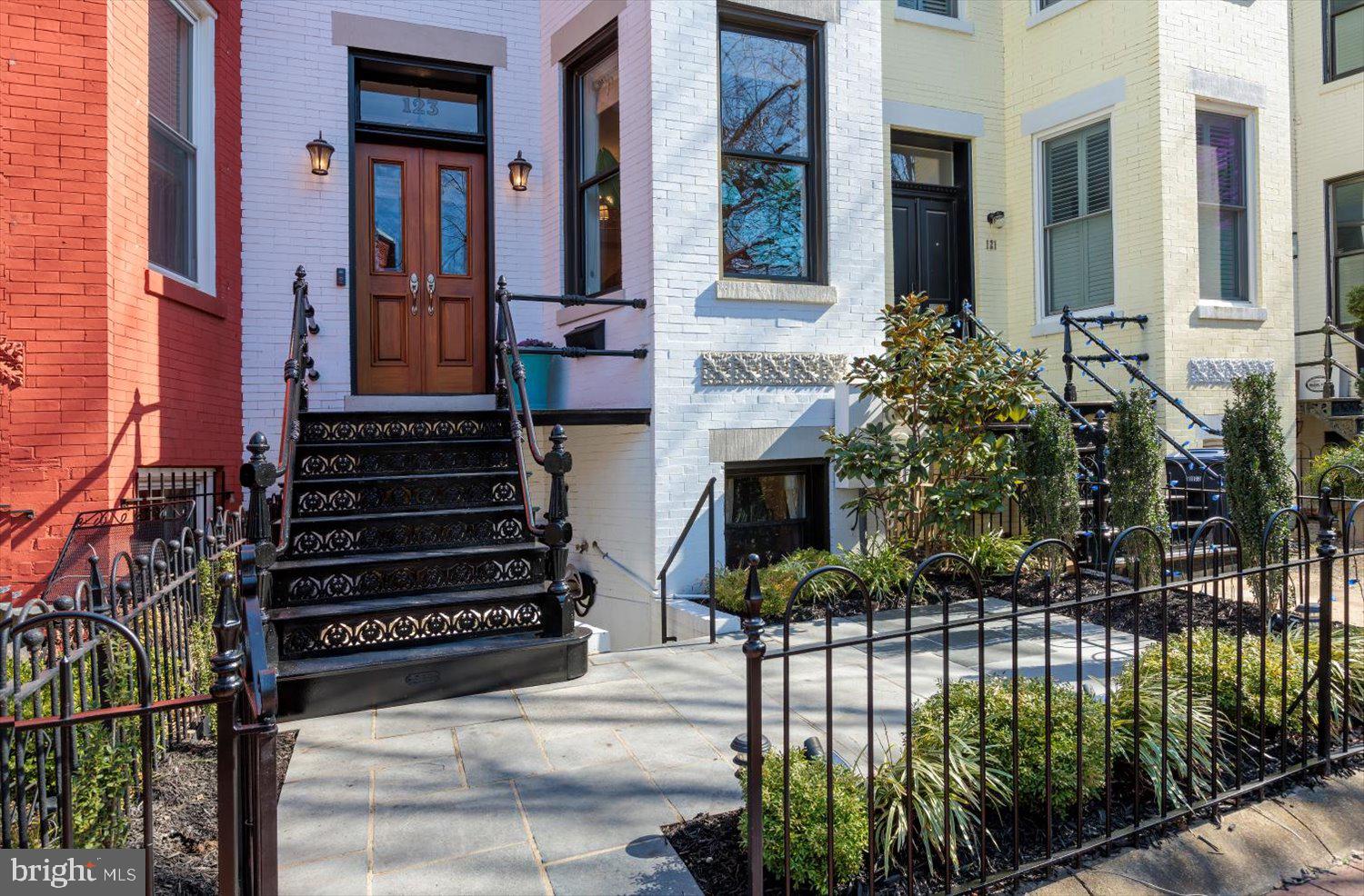 123 5th St NE
