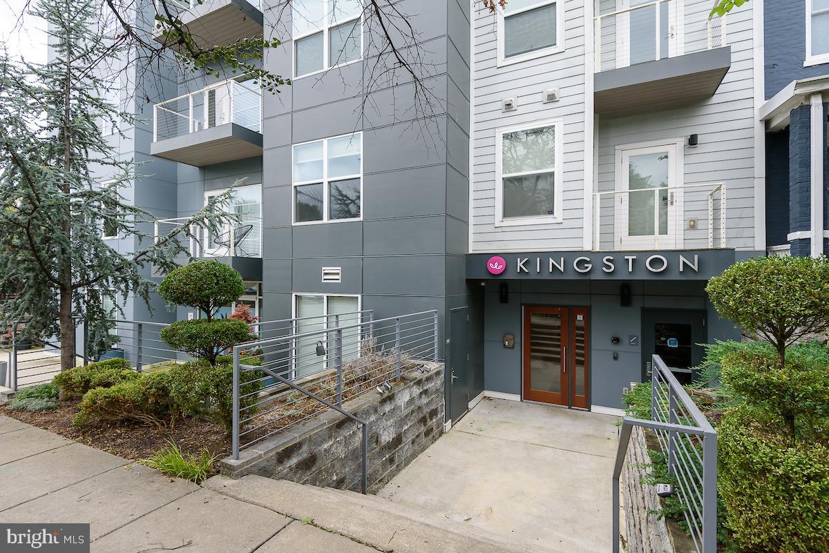 401 15th St SE #402