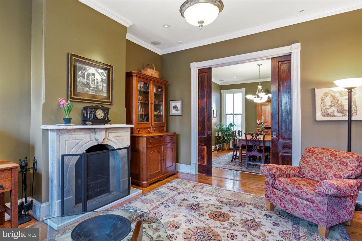 315 9th St SE