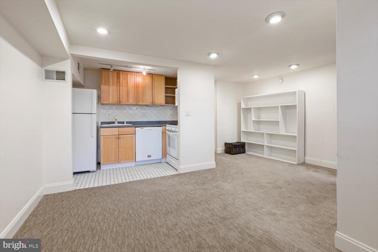 315 9th St SE