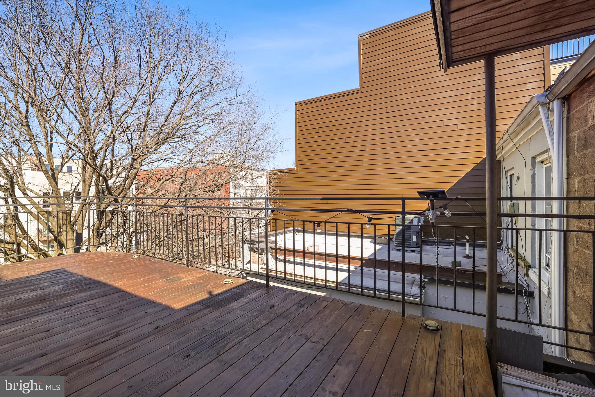 1439 Girard St NW