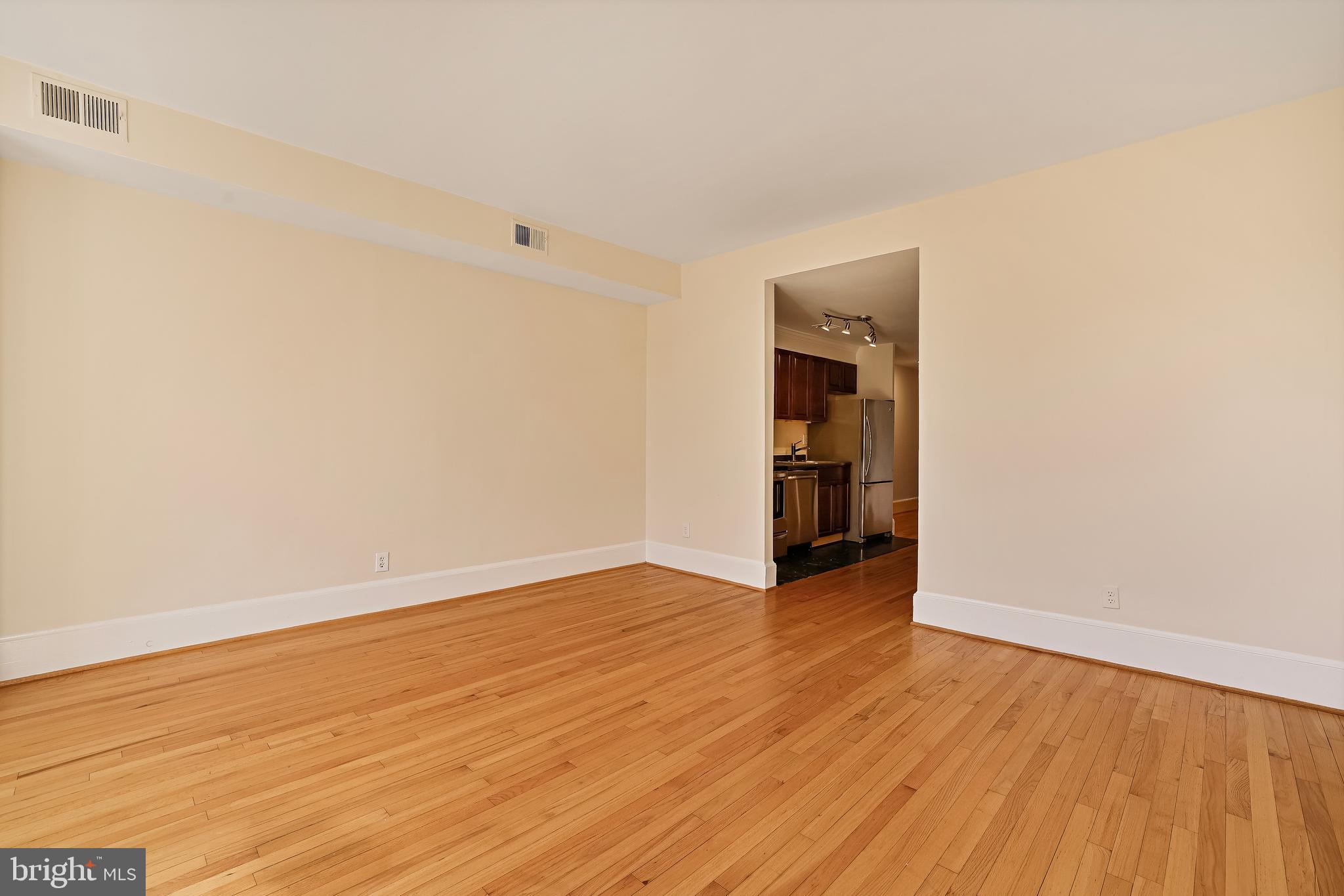 1439 Girard St NW