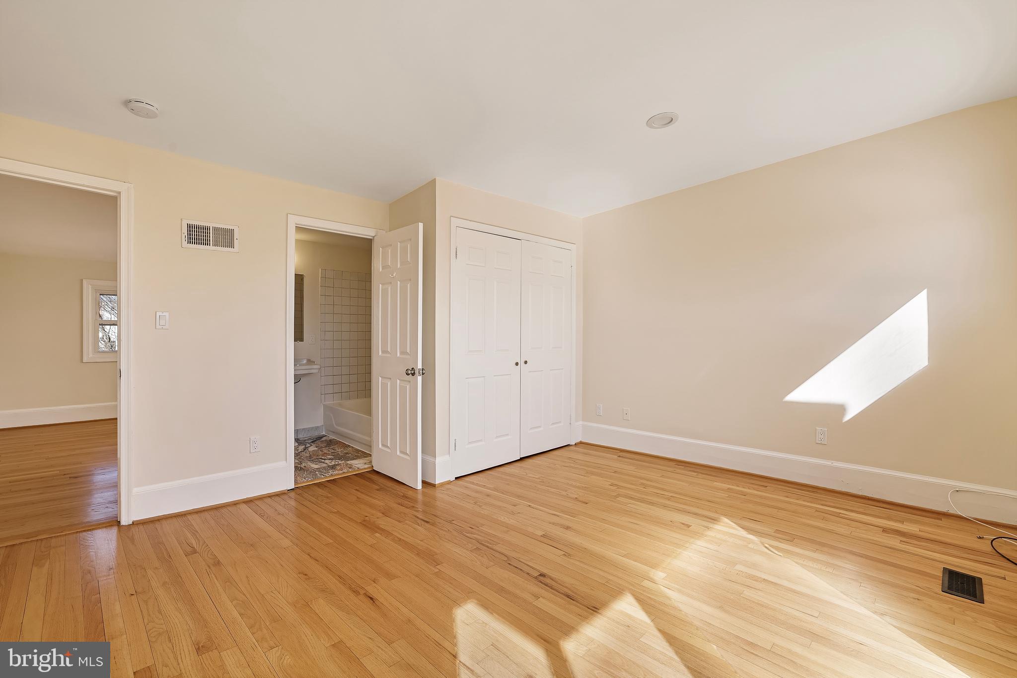 1439 Girard St NW