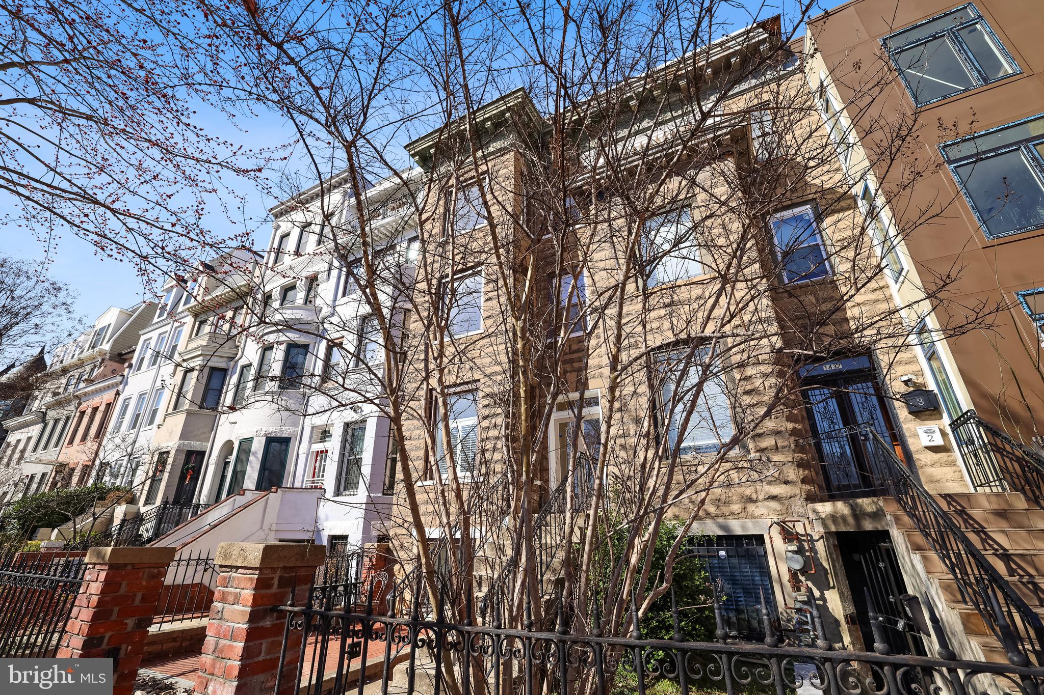 1439 Girard St NW
