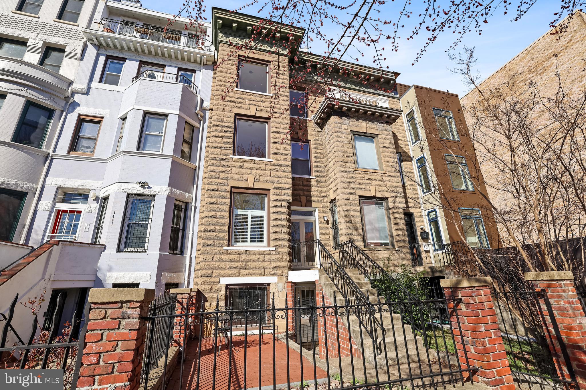 1439 Girard St NW