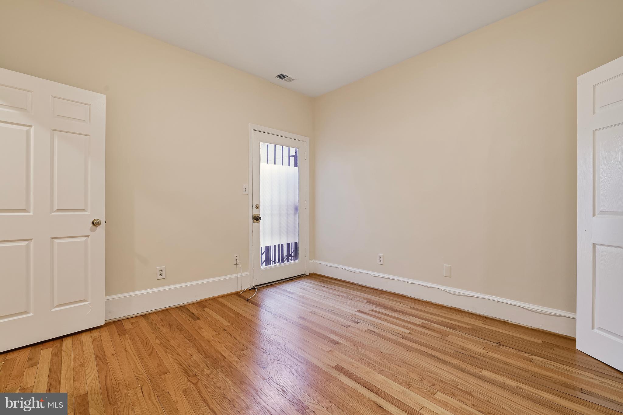 1439 Girard St NW