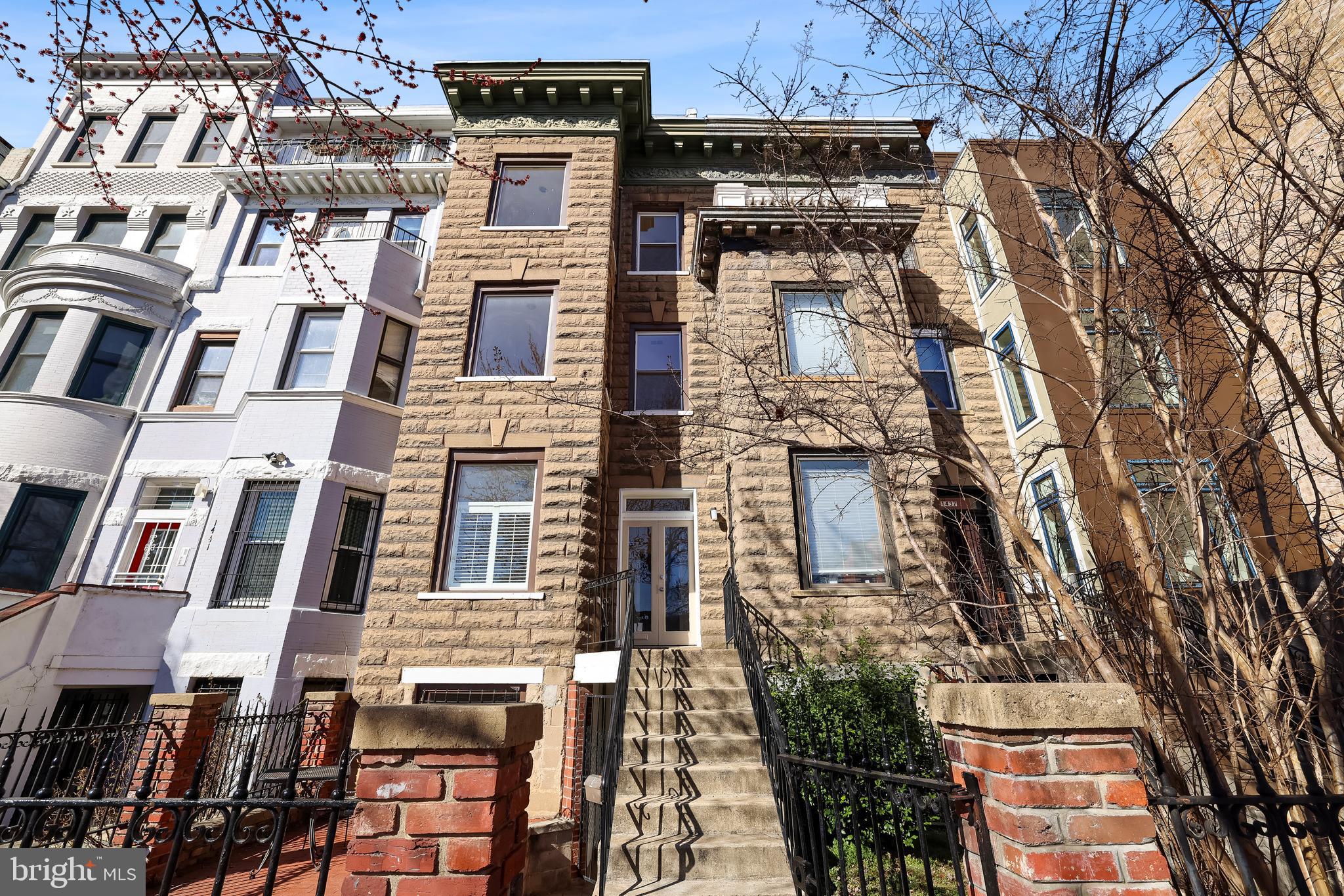 1439 Girard St NW
