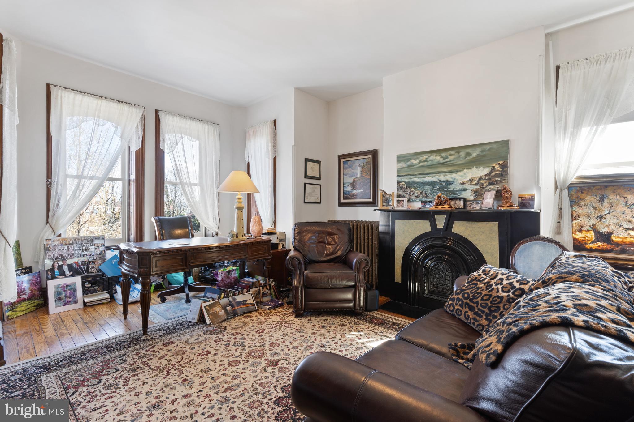 317 6th St SE