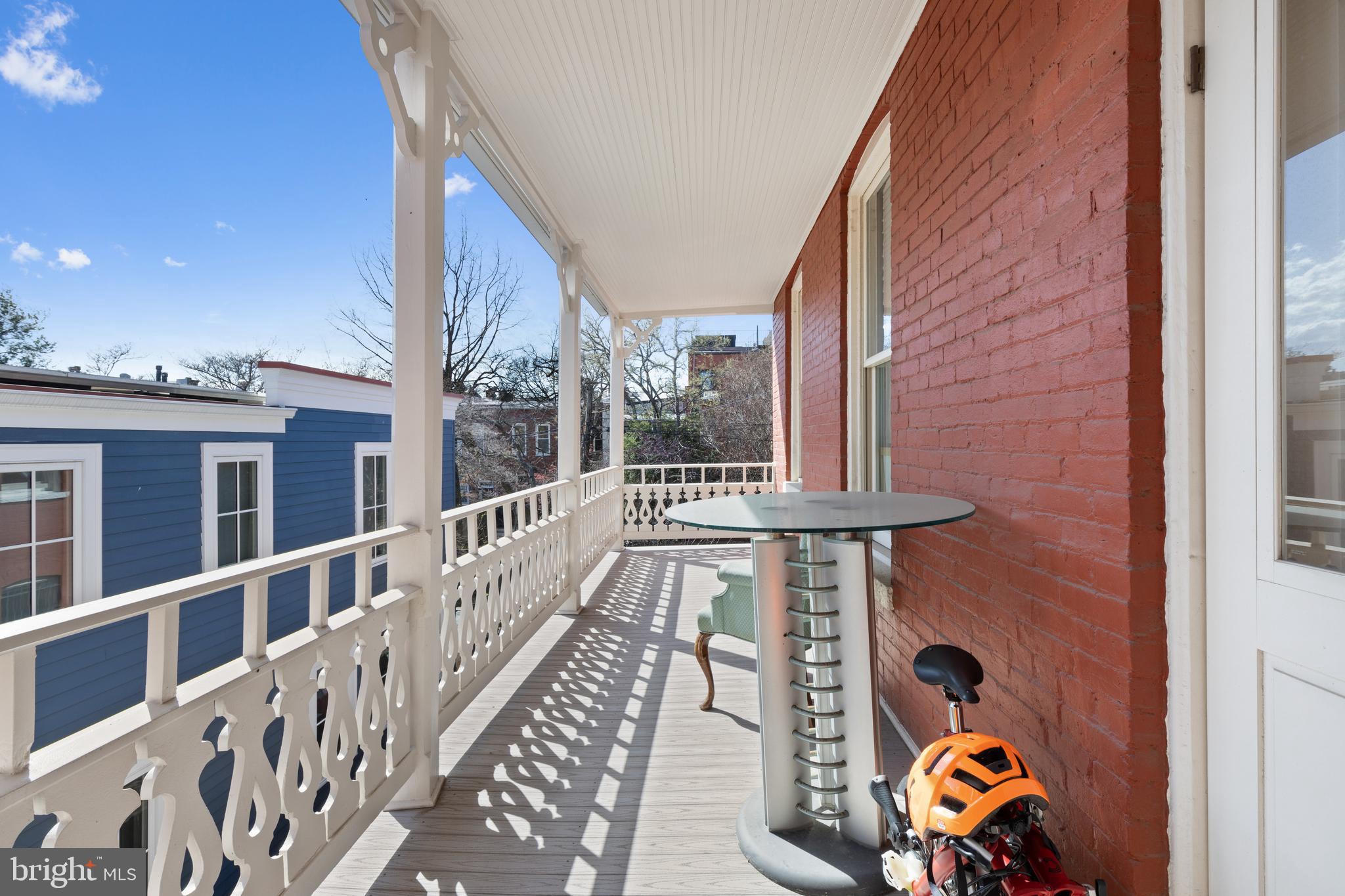 317 6th St SE