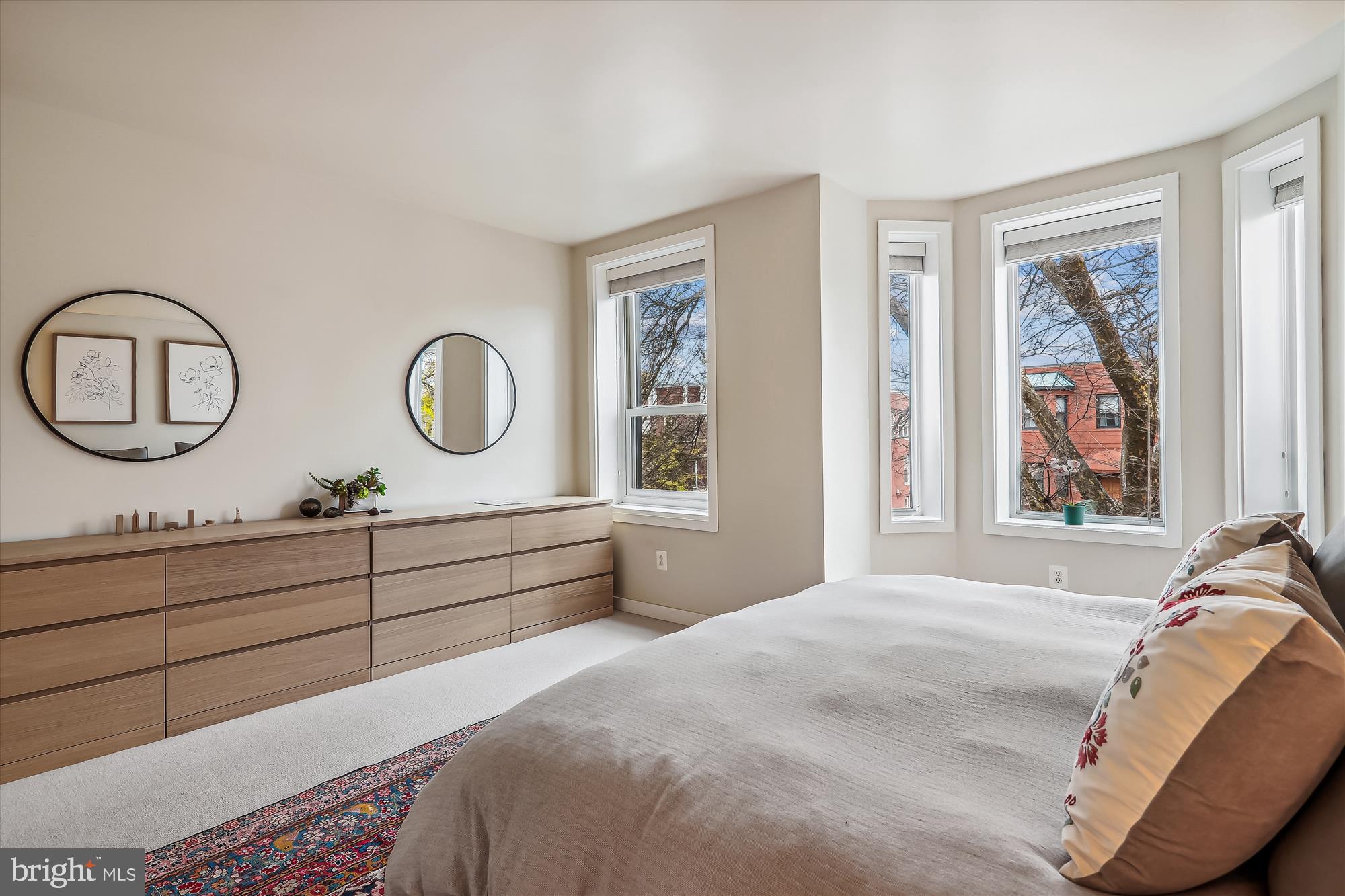 125 12th St NE