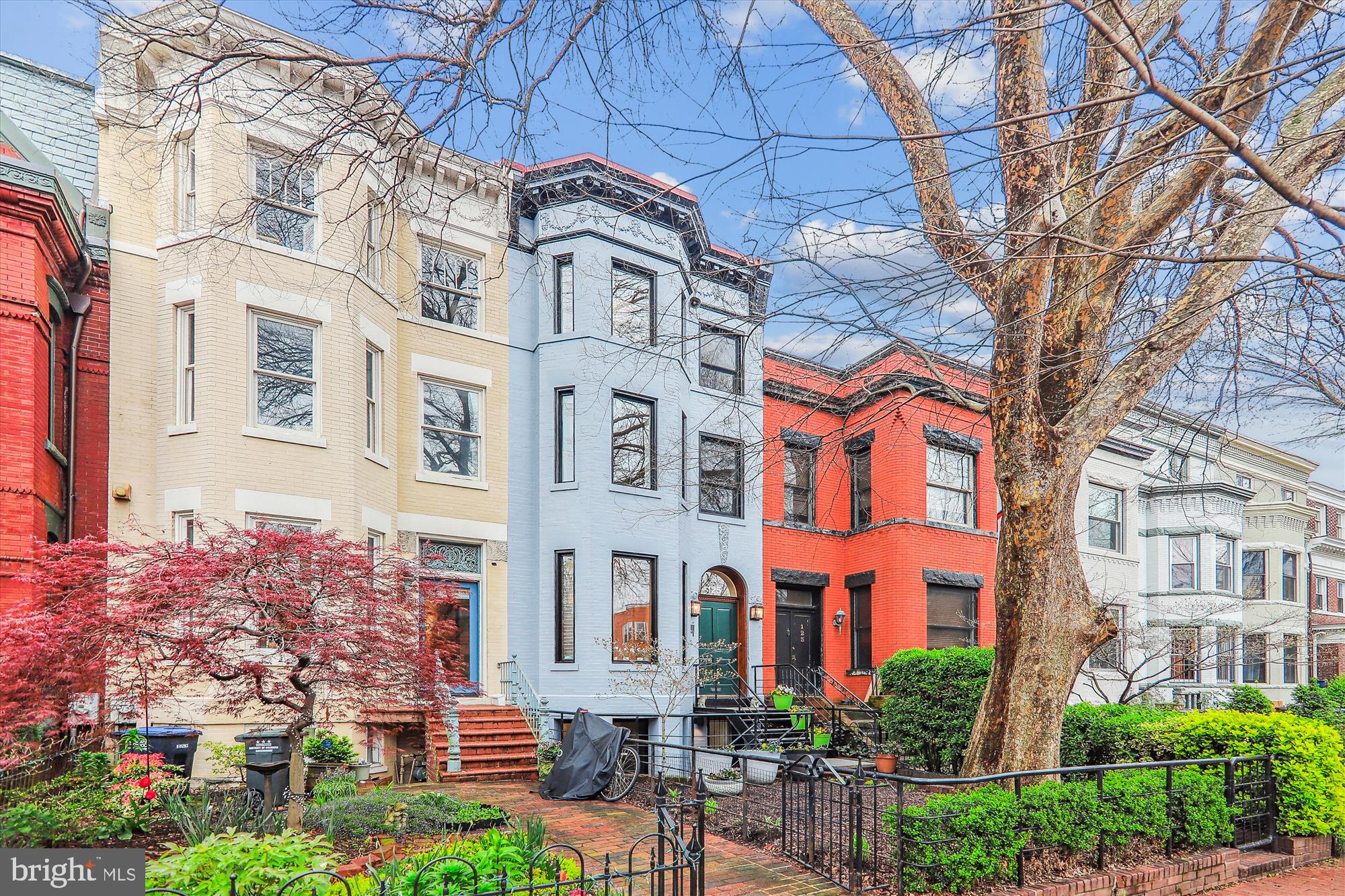 125 12th St NE