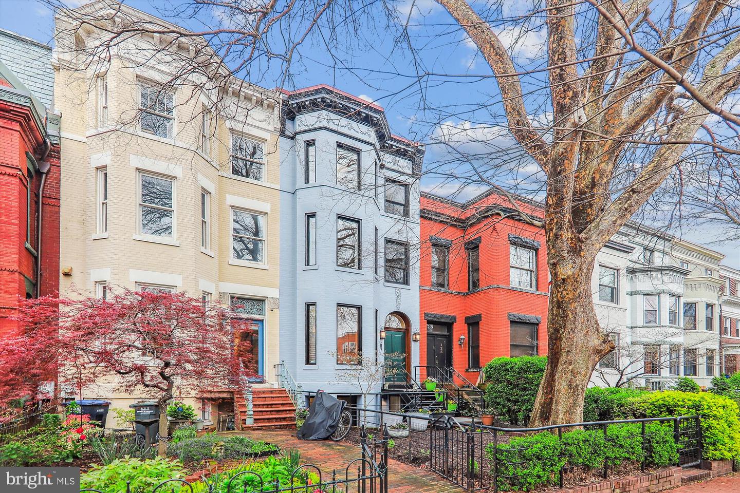 125 12th St NE