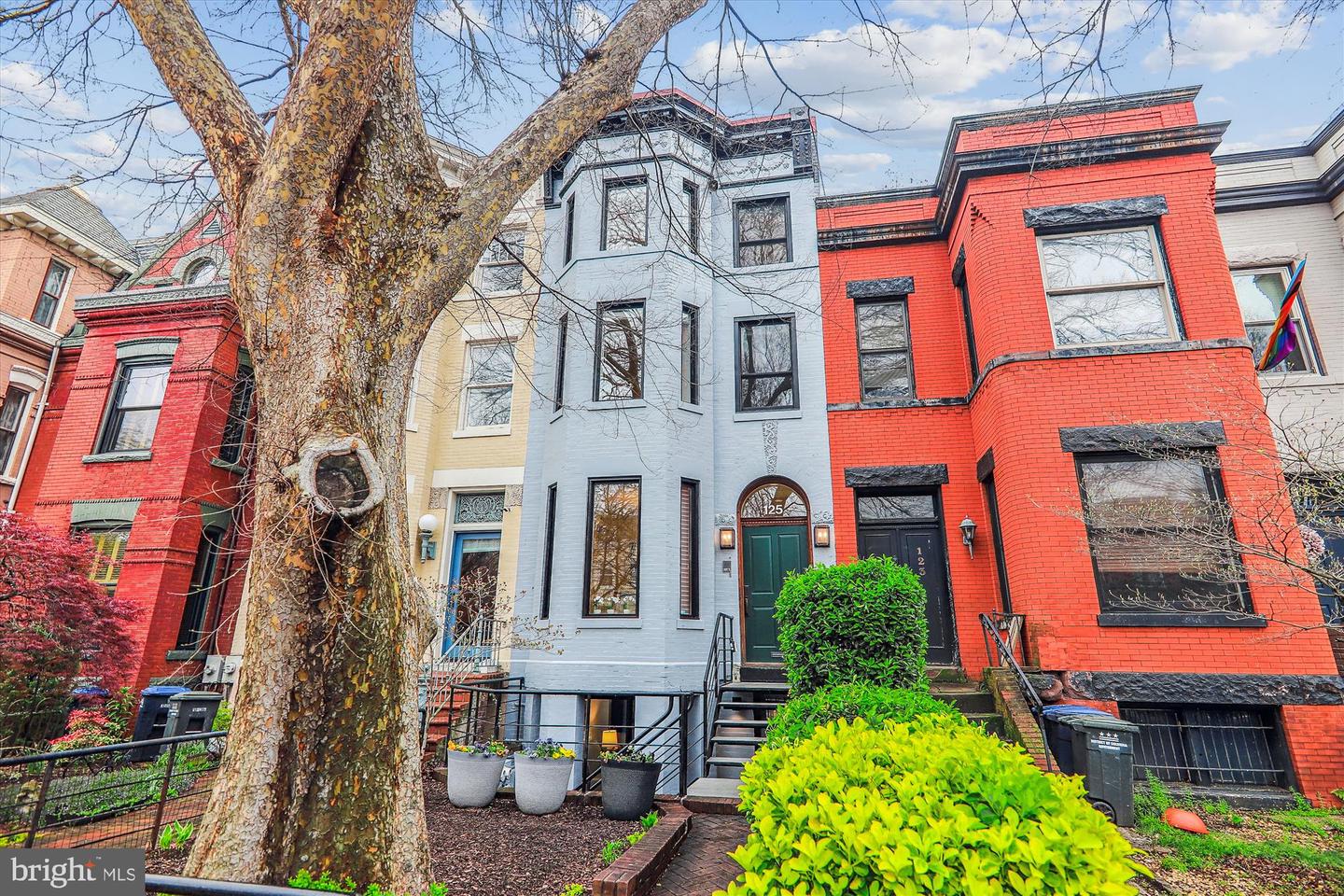 125 12th St NE