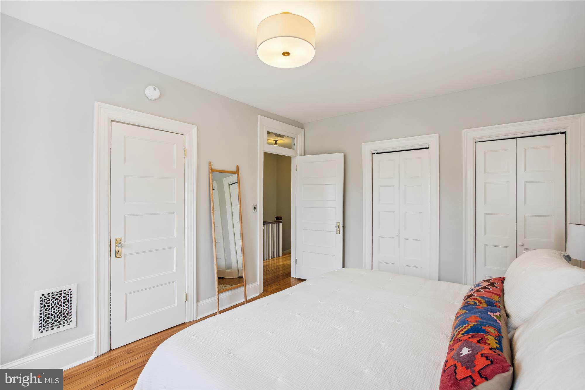 105 14th St NE