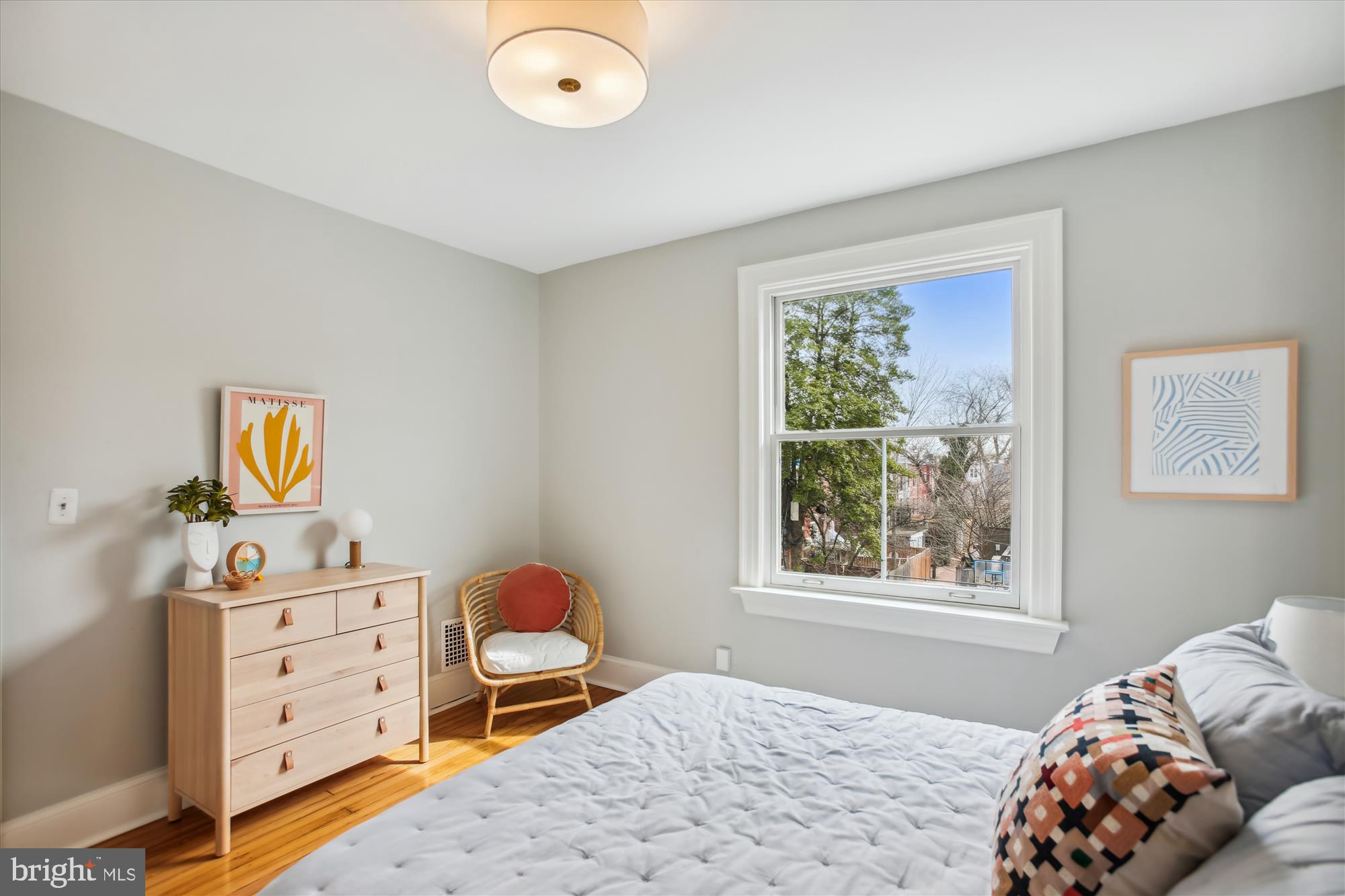 105 14th St NE